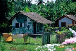 Archipel-des-Comores;-Architecture;-Case;-Couleurs;-France;-Kaleidos;-Kaleidos-images;-La-parole-à-limage;-Laurent-Abad;-Linge;-Mayotte;-Océan-Indien;-Séchage;-Stories-Pictures;-Vie-quotidienne